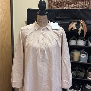 NWT Pomander Place half button-up shirt dress. Functional front pockets. Size XL